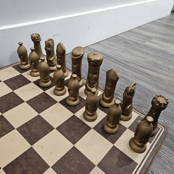 Rare Vintage Glazed Porcelain/Ceramic 32 Piece Chess Set with Carry/Storage Box - Picture 4 of 9